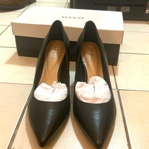 NEVER WORN black alfani heels 1-1.5 inch heels